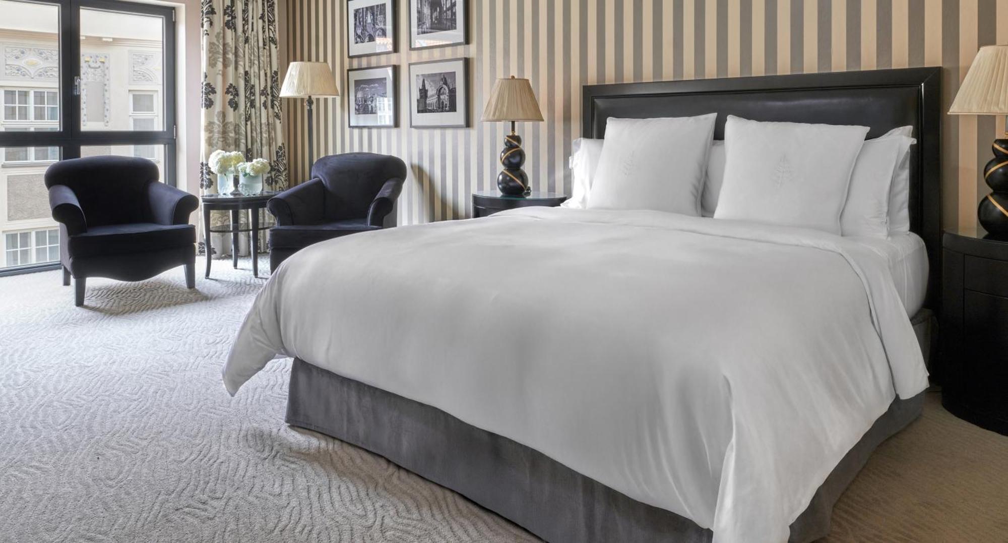 Deluxe King Room,1742796621:JPEG