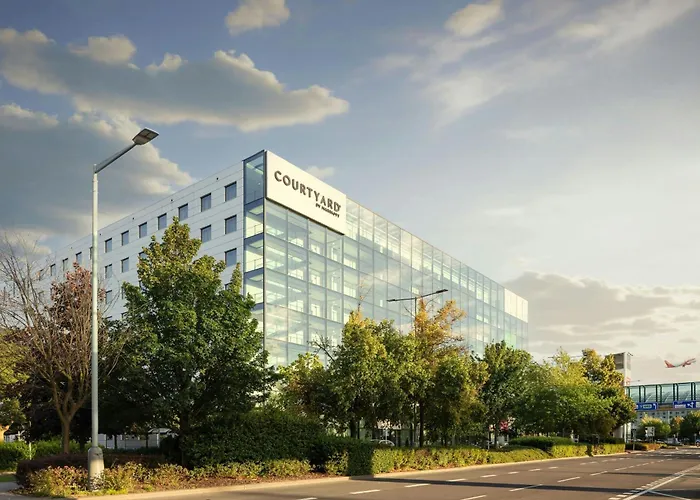 Courtyard By Marriott Prague Airport Hotel